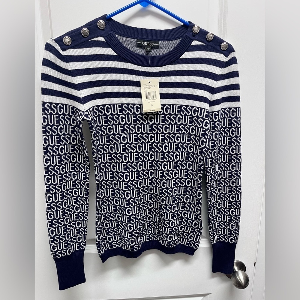 GUESS Navy/white Jacquard Guess Logo SZ S. Metal button accents NWT